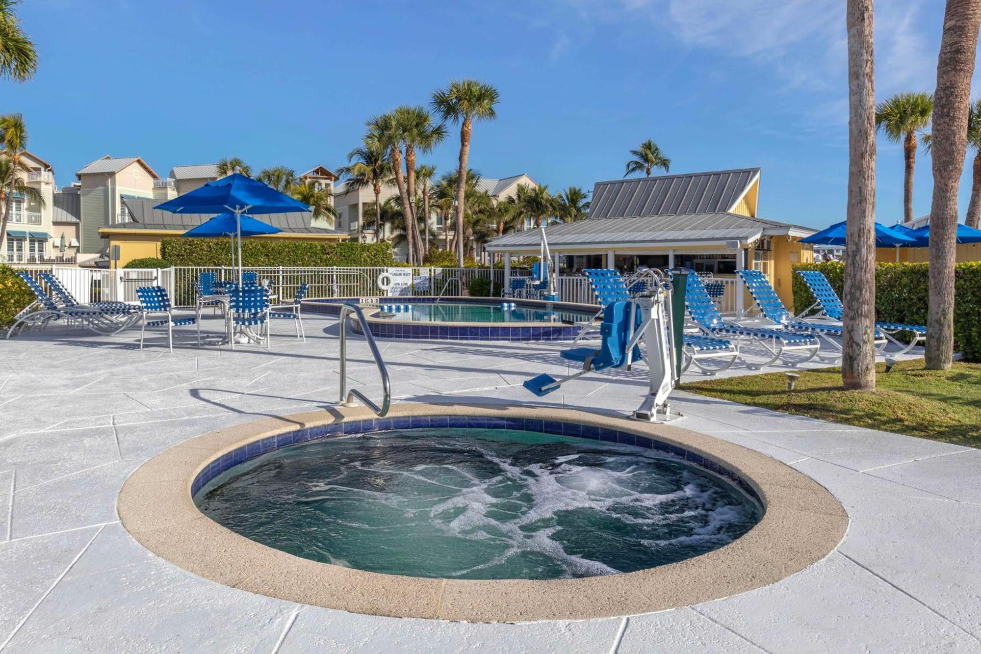 Hilton Vacation Club Charter Club Naples Bay Hotel Ngoại thất bức ảnh