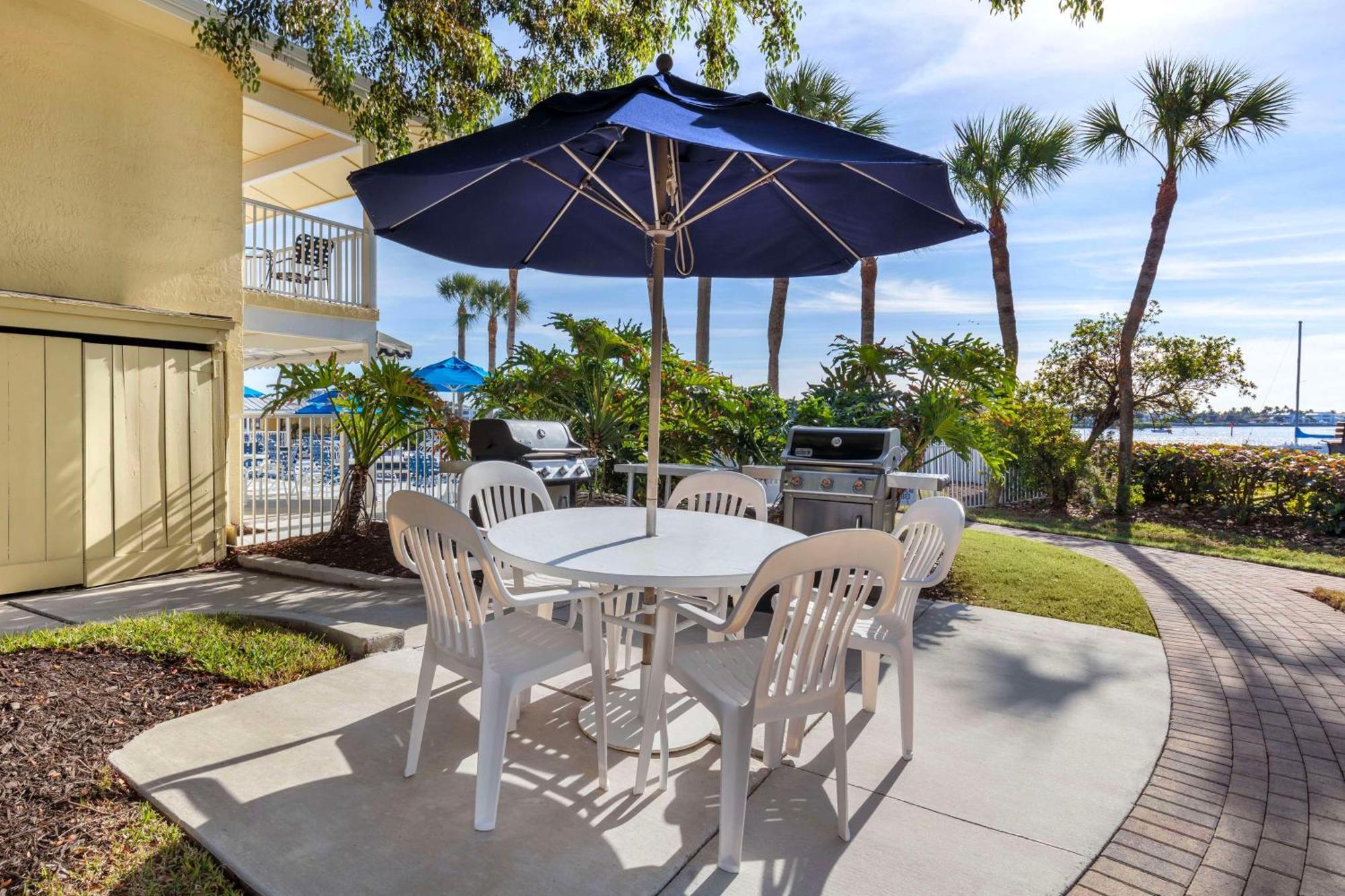 Hilton Vacation Club Charter Club Naples Bay Hotel Ngoại thất bức ảnh